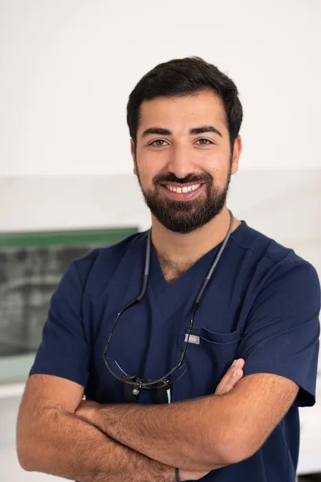 Portrait du Dr Grégory Uzan, chirurgien-dentiste